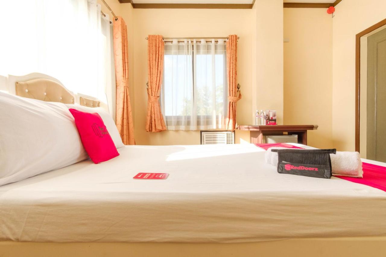 Reddoorz Plus @ Seaborne Hotel Subic Zambales Εξωτερικό φωτογραφία