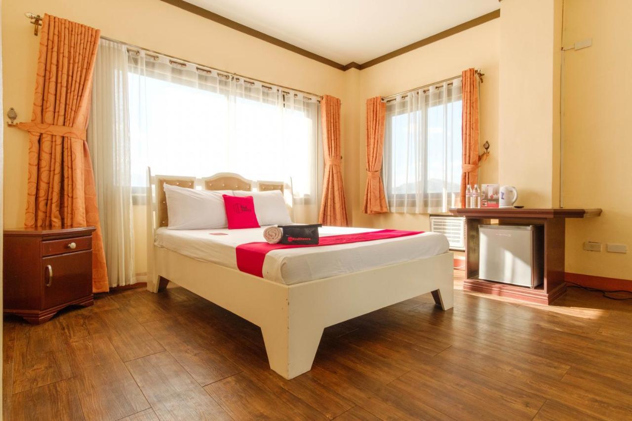 Reddoorz Plus @ Seaborne Hotel Subic Zambales Εξωτερικό φωτογραφία